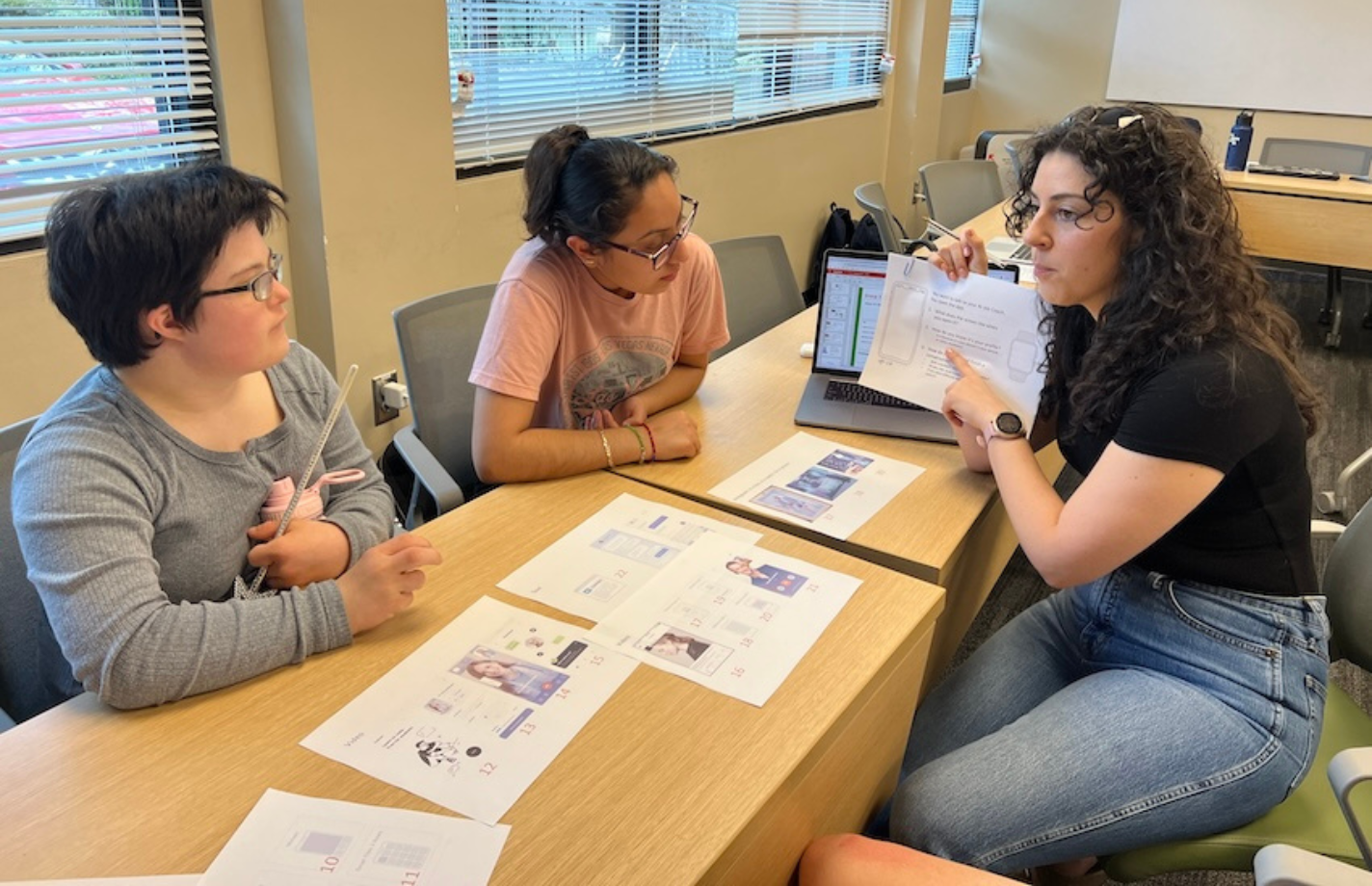 rachel-lowy-teaches-collaborative-design-course